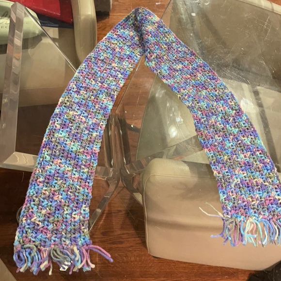 Girls pastel colored fringe scarf - Picture 1 of 3